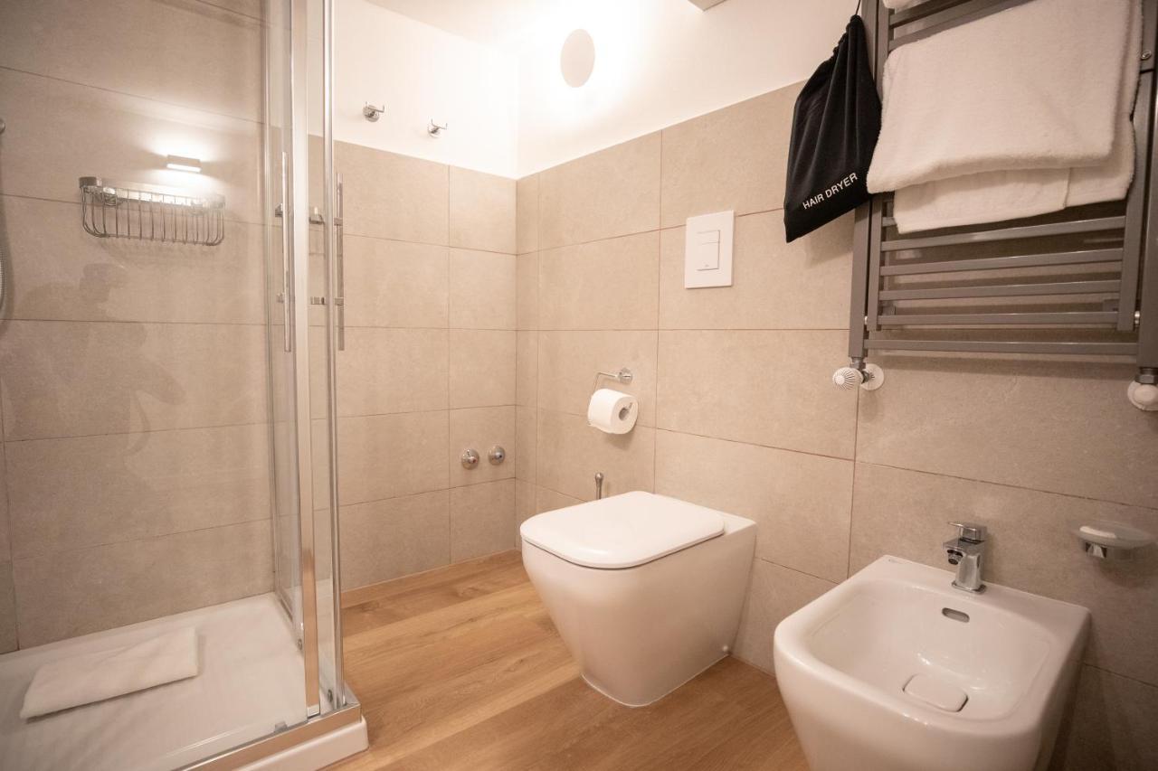 Grand Hotel Duchi D'Aosta Apartments ตรีเอสเต ภายนอก รูปภาพ