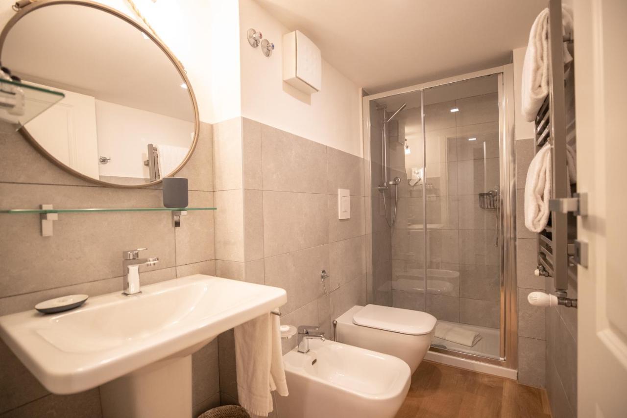 Grand Hotel Duchi D'Aosta Apartments ตรีเอสเต ภายนอก รูปภาพ